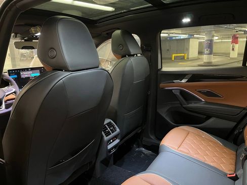 New 2026 Volkswagen Tiguan SEL R-Line image 23