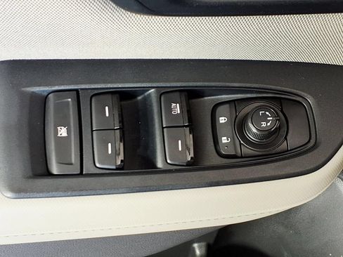 Used 2025 Subaru Forester w/ Convenience Package #1 AWD/4WD image 14