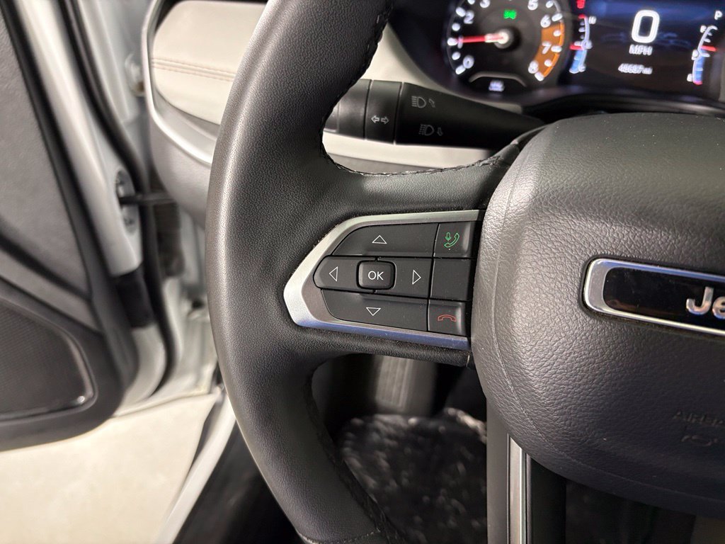 Used 2025 Jeep Compass Limited AWD/4WD image 18