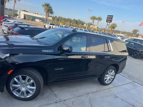 Used 2021 Chevrolet Tahoe High Country w/ Premium Package image 8