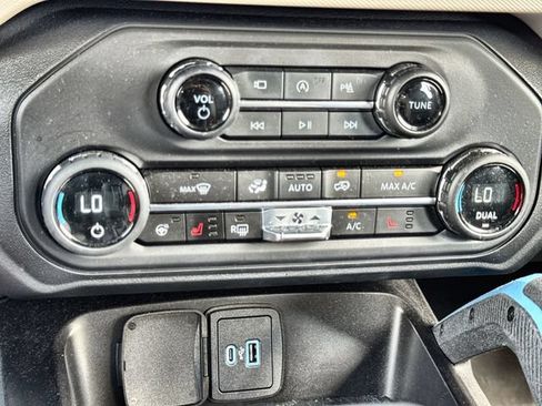 Used 2023 Ford Bronco Wildtrak AWD/4WD image 19