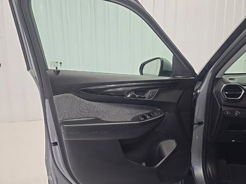 Used 2024 Chevrolet TrailBlazer LT image 12