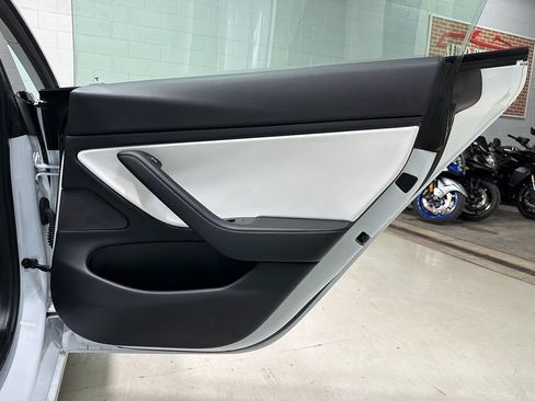 Used 2020 Tesla Model 3 Performance image 13