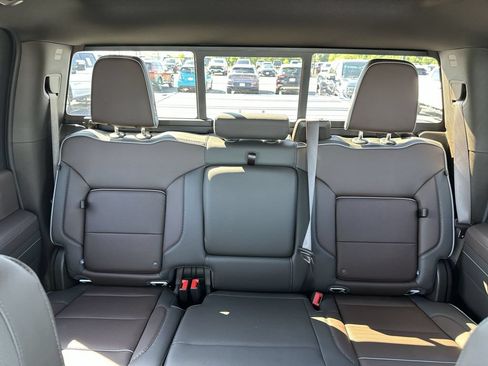 Used 2026 GMC Sierra 2500 Denali w/ Denali Reserve Package AWD/4WD image 13