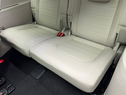 Used 2025 Volkswagen Atlas SEL image 42