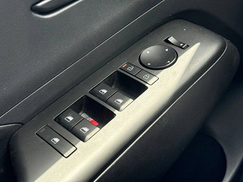 Used 2024 Hyundai Kona SEL FWD image 25