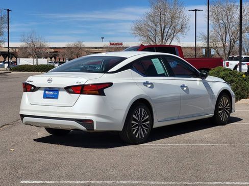 Used 2024 Nissan Altima 2.5 SV image 4