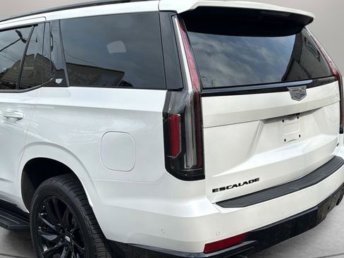 Used 2024 Cadillac Escalade Sport w/ LPO, ONYX Package image 13