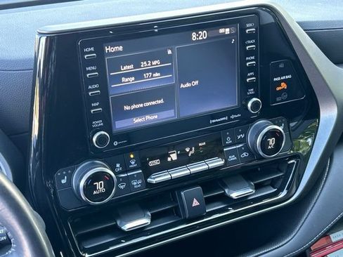 Used 2022 Toyota Highlander XLE AWD/4WD image 70