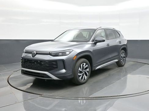 New 2026 Volkswagen Tiguan S AWD/4WD image 3