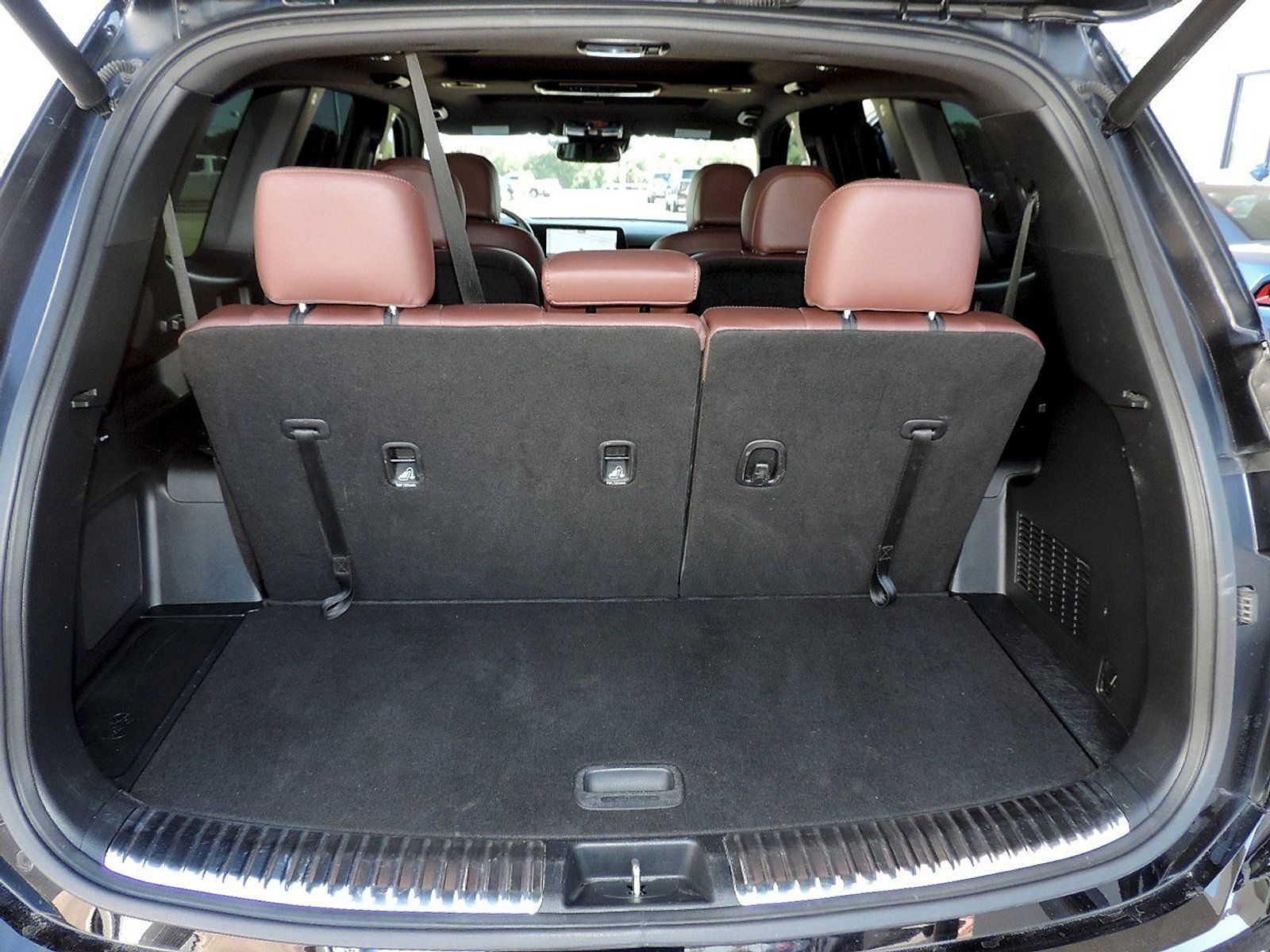 Used 2024 Kia Telluride SX w/ Towing Package FWD image 13