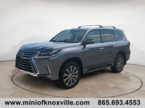 Used 2017 Lexus LX 570 4WD w/ Luxury Package image 7