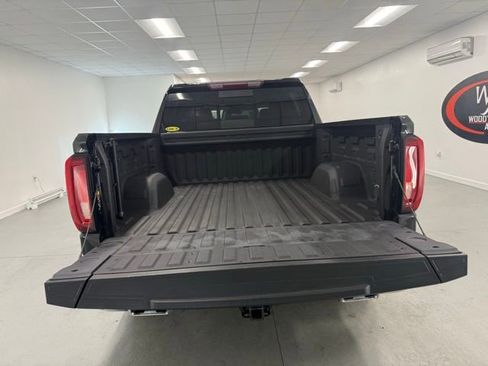 Used 2023 GMC Sierra 1500 SLT w/ SLT Premium Package image 8