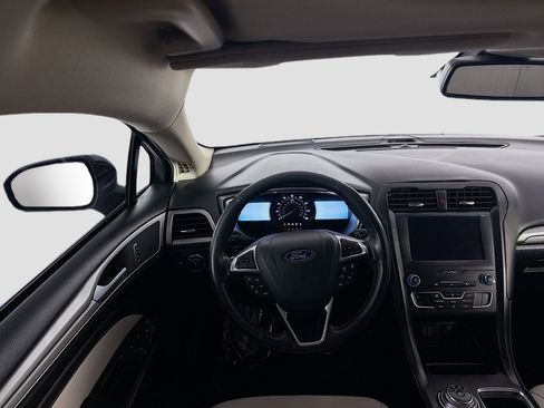 Used 2019 Ford Fusion SE w/ Equipment Group 151A image 17