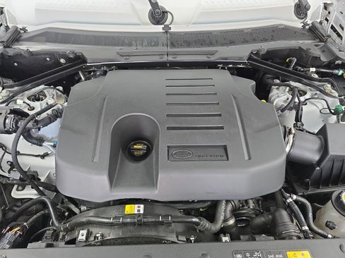 Certified 2025 Land Rover Defender 110 X-Dynamic SE image 30