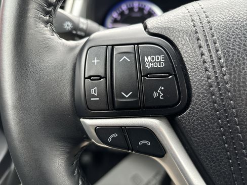 Used 2017 Toyota Highlander XLE image 20