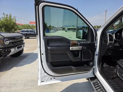 Used 2018 Ford F150 Lariat AWD/4WD image 11