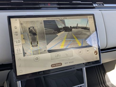 New 2026 Land Rover Range Rover Long Wheelbase SE image 13