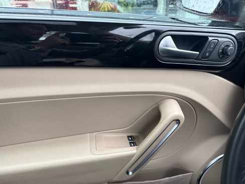 Used 2013 Volkswagen Beetle 2.0T image 17