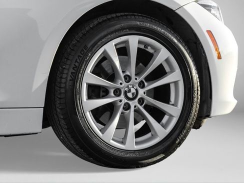 Used 2018 BMW 320i Sedan image 58