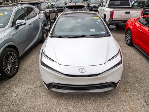 Used 2023 Toyota Prius Limited image 5