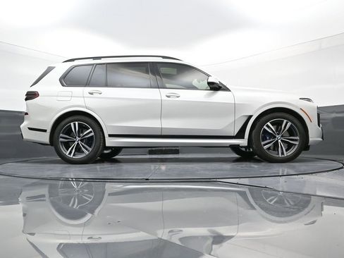 Used 2026 BMW X7 xDrive40i w/ M Sport Package image 30