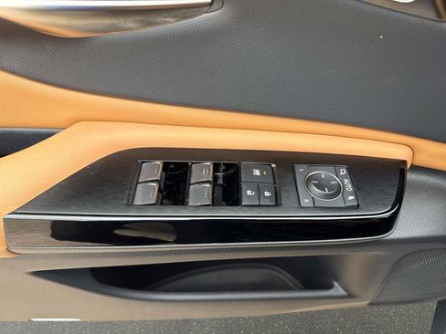 Used 2022 Lexus ES 350 Ultra Luxury w/ Accessory Package 2 image 15