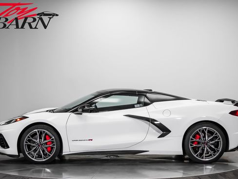 Used 2023 Chevrolet Corvette Stingray Preferred Conv w/ Z51 Performance Package RWD image 10