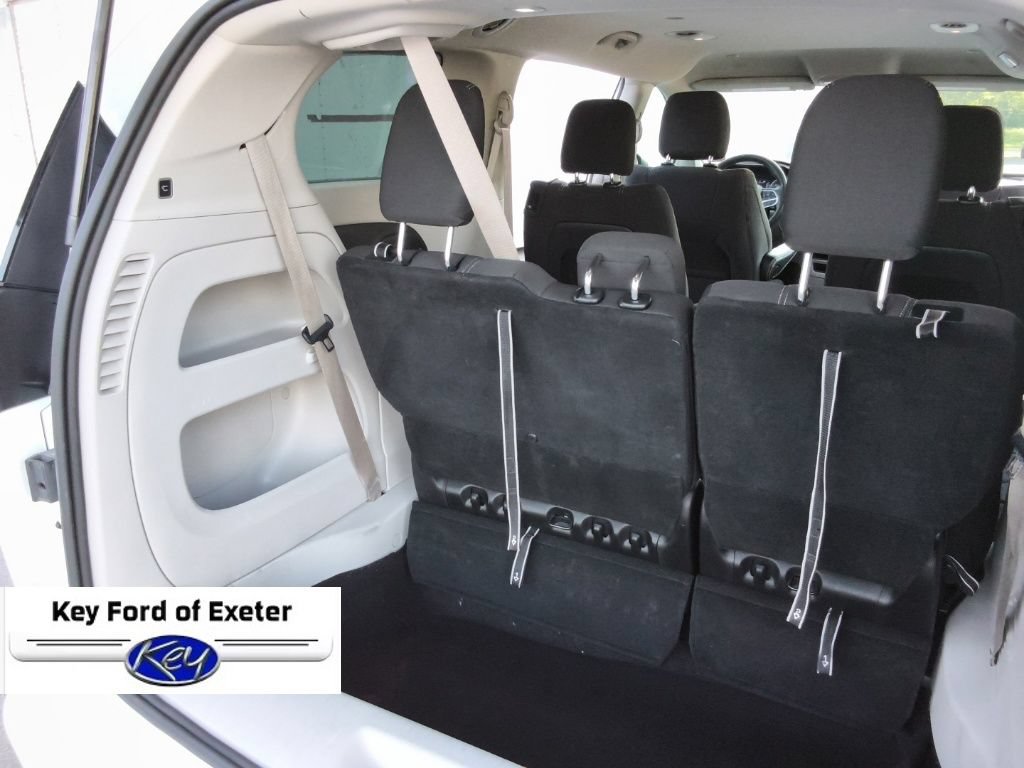 Used 2023 Chrysler Voyager LX FWD image 15