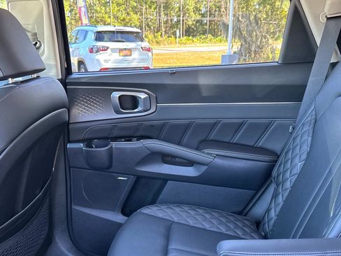 Used 2023 Kia Sorento SX image 15