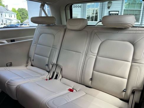 Used 2018 Lincoln Navigator L Reserve w/ Technology Package AWD/4WD image 9