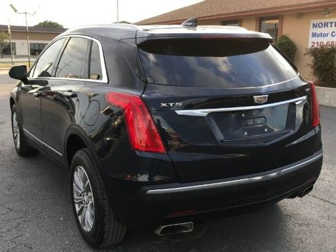 Used 2017 Cadillac XT5 Luxury image 2