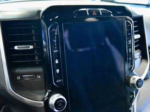 Used 2019 RAM 1500 Big Horn AWD/4WD image 17