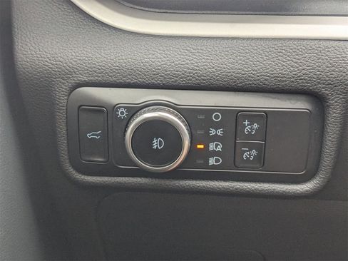 Used 2024 Ford Explorer XLT w/ Equipment Group 202A image 25