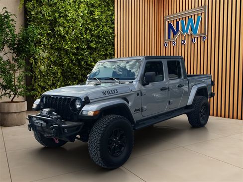 Used 2021 Jeep Gladiator Sport AWD/4WD image 3