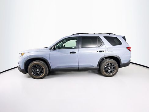 Certified 2025 Honda Pilot TrailSport image 7