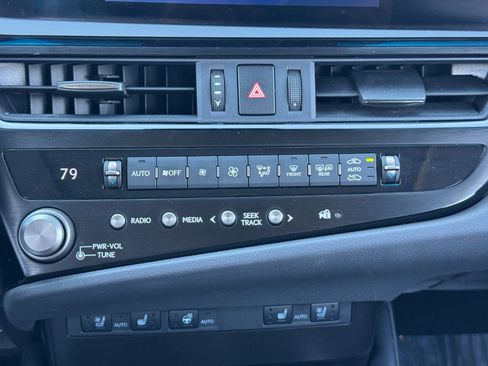 Used 2023 Lexus ES 300h w/ Premium Package image 28