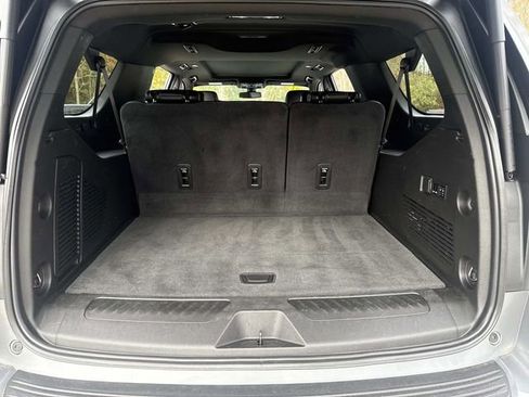 Used 2021 Chevrolet Suburban LT w/ LT Signature Package image 6