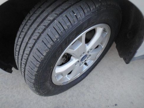 Used 2015 Ford Transit Connect XLT image 21