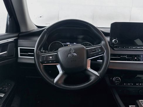 Used 2024 Mitsubishi Outlander SE FWD image 18