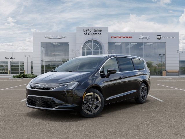 New 2027 Chrysler Pacifica Limited w/ Family Tech Group AWD/4WD image 1