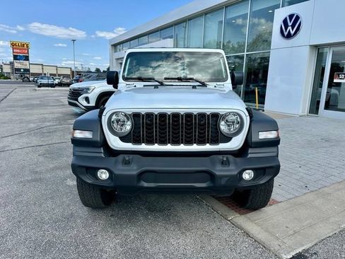 Used 2026 Jeep Wrangler Unlimited Sport AWD/4WD image 2