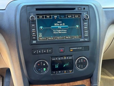 Used 2009 Buick Enclave CXL w/ Entertainment Package #4 FWD image 26