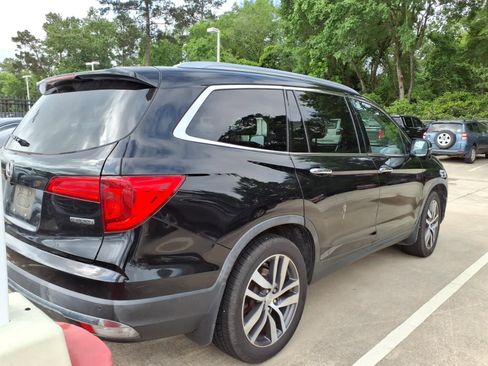 Used 2018 Honda Pilot Touring image 8