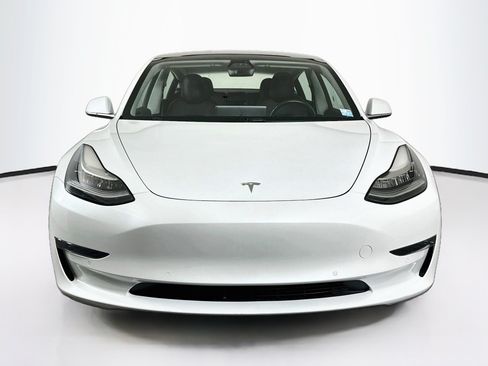 Used 2018 Tesla Model 3 Long Range RWD image 2