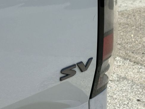 Used 2022 Nissan Frontier SV w/ Graphics Package image 6