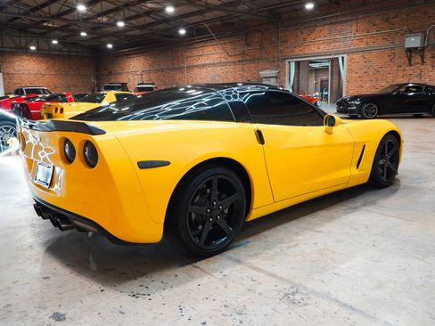 Used 2011 Chevrolet Corvette Coupe w/ Preferred Equipment Group RWD image 16