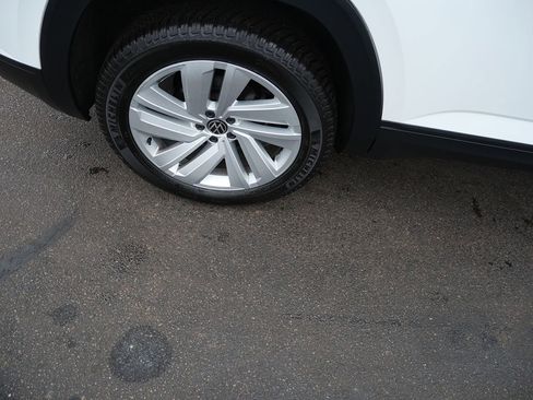 Used 2020 Volkswagen Atlas Cross Sport SE w/ Panoramic Sunroof Package image 33