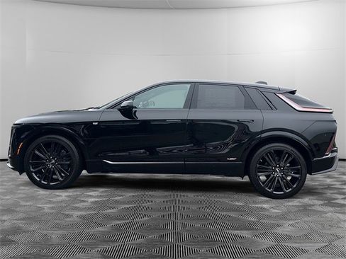 New 2026 Cadillac Lyriq V image 2