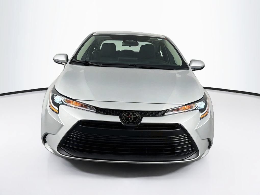 Used 2024 Toyota Corolla LE FWD image 2